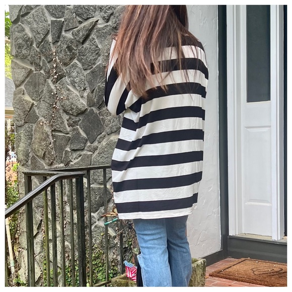 02 Oversized Striped Tunic Top with Side Pockets - Picture 6 of 9